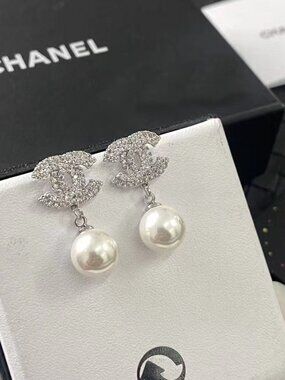 🍇🍇Chanel-Style Full-Pavé Double-C Pearl Earrings🍓🍓